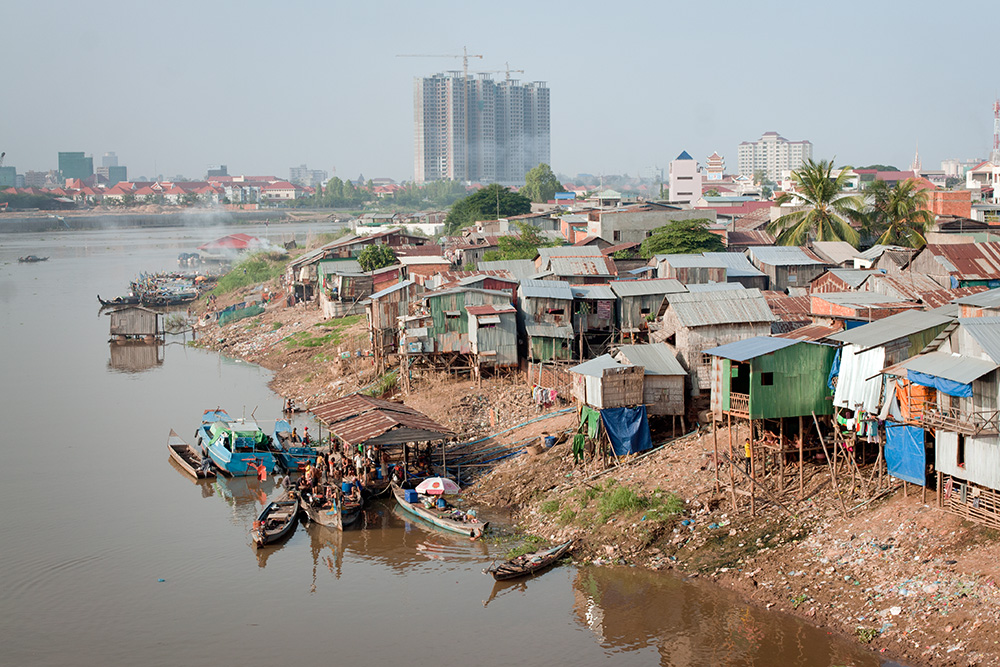 Vietnamese minority slums in Phnom Penh. Most of the inhabitants collect recyclable waste for living.